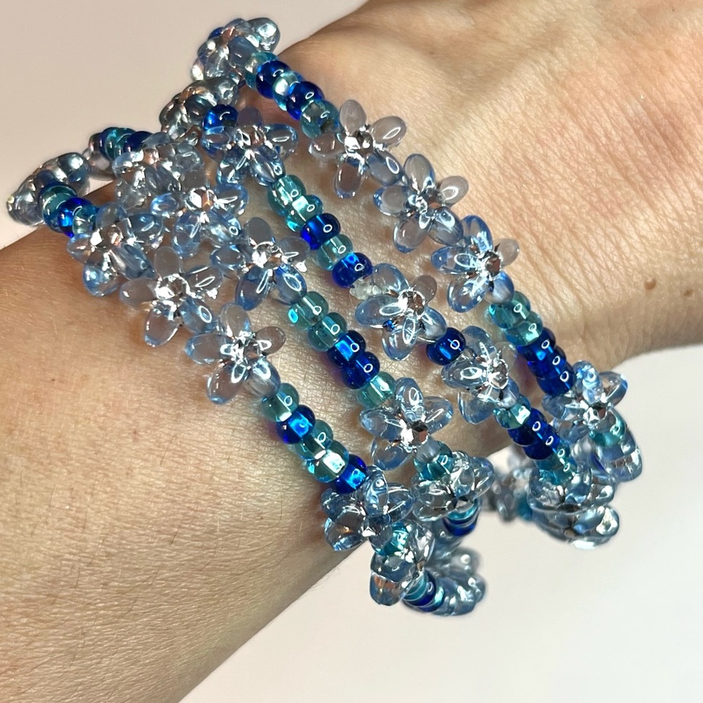 Blue Floral Beaded Bracelet